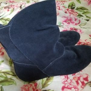 Blue faux suede booties